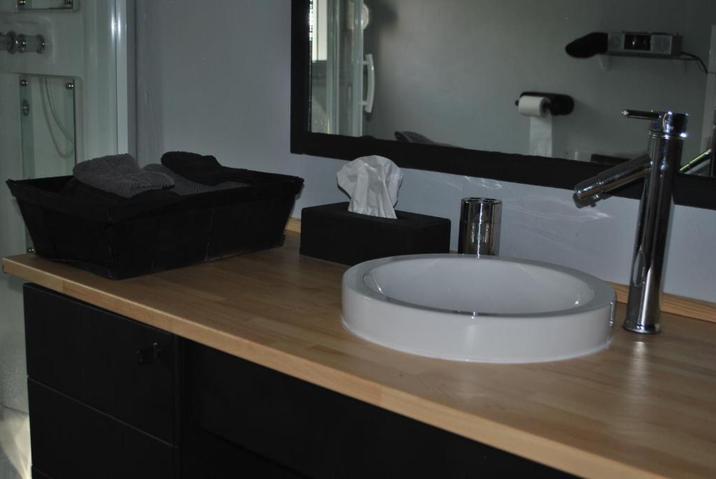 Chambres D'Hotes La Tribu Quévreville-la-Poterie Zimmer foto
